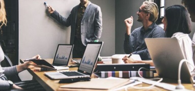 Tantangan Internet Marketing: Menyiapkan Strategi Digital di Era Modern