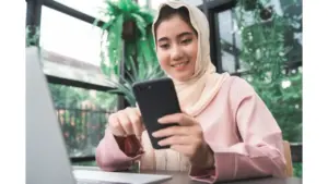 Menjaga Konsistensi Ibadah di Era Digital dengan Bantuan Aplikasi Waktu Sholat