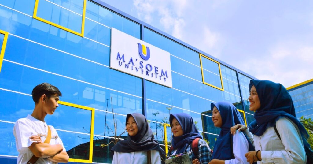 Bisnis Digital Bandung: Kuliah Inovatif di Universitas Ma’soem untuk Karier dan Wirausaha
