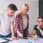 Blogger Review Produk: Strategi Promosi Digital yang Mampu Meningkatkan Kepercayaan dan Penjualan